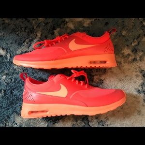 air max thea hot lava